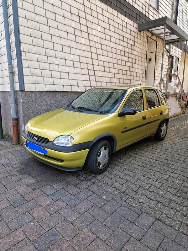 Grün Gebraucht 1998 Opel Corsa Kleinwagen | 700 € (Guter Preis) - Bild 1/2