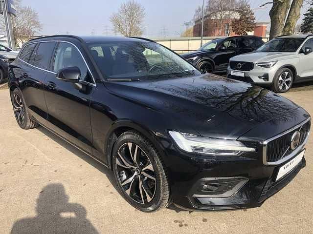 Gebraucht Volvo V60 145 PS (106 kW) 2025 Kombi