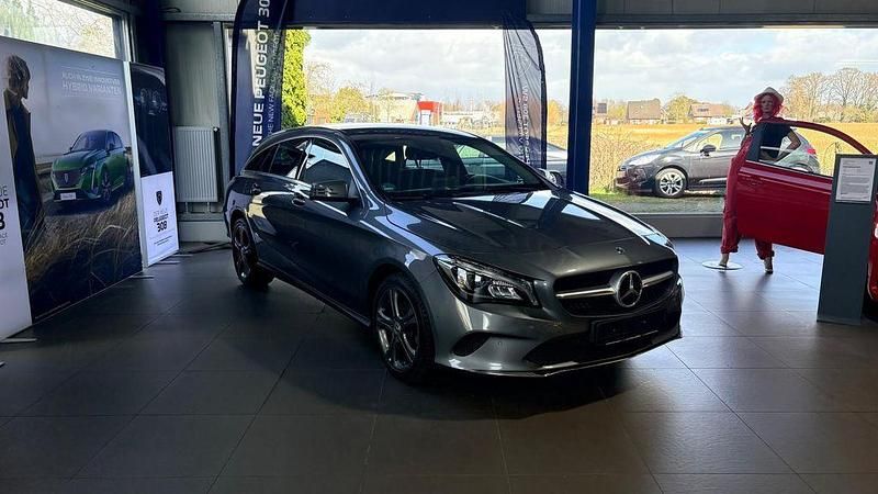 Gebraucht Mercedes CLA220 184 PS (135 kW) 2018 Grau Limousine