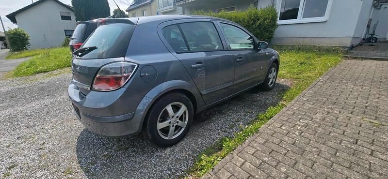 Silber Gebraucht 2007 Opel Astra Limousine | 1.250 € (Guter Preis) - Bild 1/4