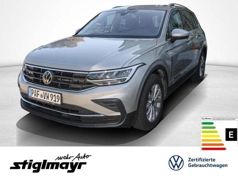 Ivory silver metallic Gebraucht 2023 VW Tiguan Move SUV | 28.960 € (Fairer Preis) - Bild 1/4