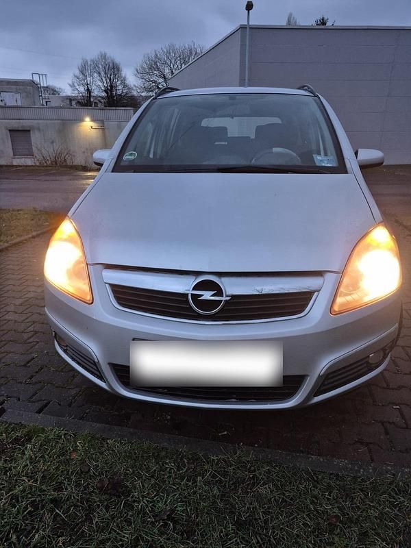 Gebraucht Opel Zafira 105 PS (77 kW) 2006 Silber Van / Kleinbus