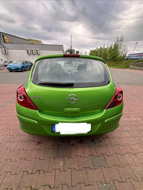 Używany Opel Corsa Selection 69 KM (50 kW) 2014 Zielony Hatchback