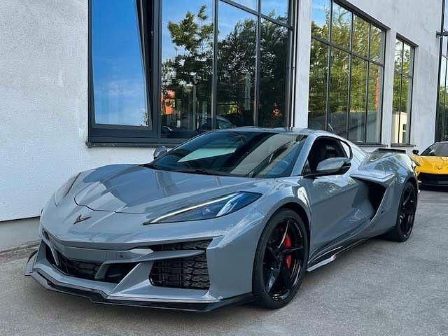 Grau Neu 2025 Corvette C8 Cabrio | 182.300 € (Superpreis) - Bild 1/4