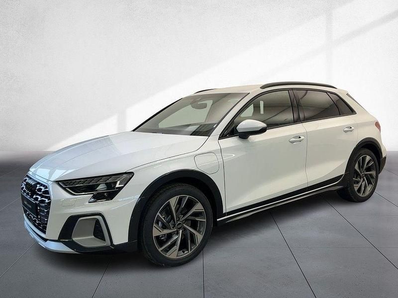 Neu Audi A3 Sport 204 PS (150 kW) 2026 Arkonaweiß Limousine