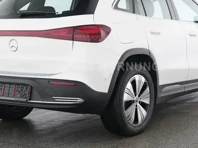 Gebraucht Mercedes EQA250+ Progressive 139 kW (190 PS) 2025 Weiß SUV