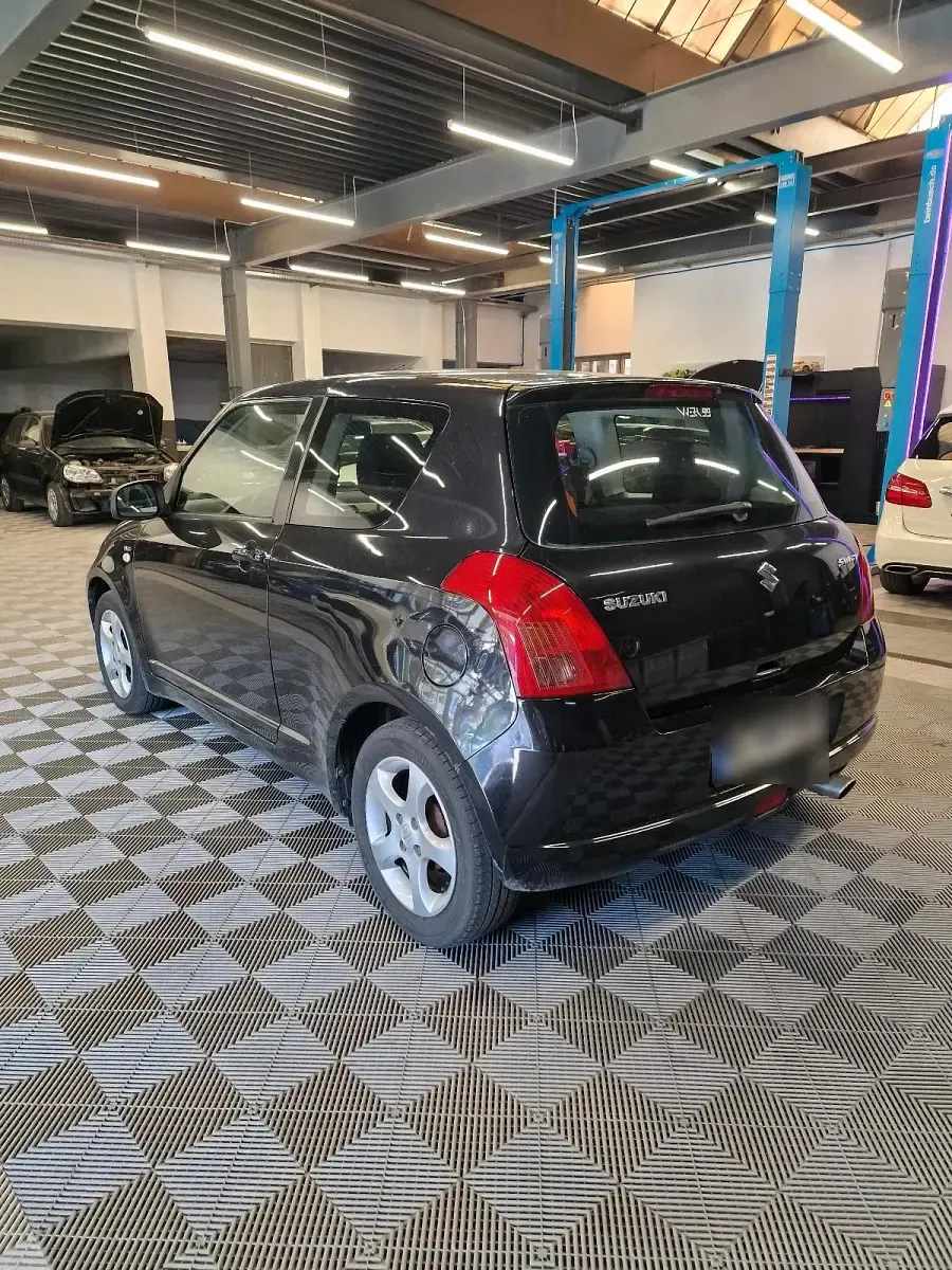 Gebraucht Suzuki Swift 101 PS (74 kW) 2005 Schwarz Kleinwagen