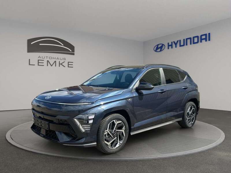 Denim blue metallic Neu 2025 Hyundai Kona N Line SUV | 35.990 € (Etwas zu teuer) - Bild 1/4