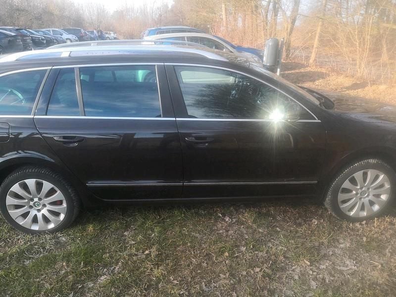 Gebraucht Skoda Superb Elegance 140 PS (102 kW) 2012 Braun Kombi