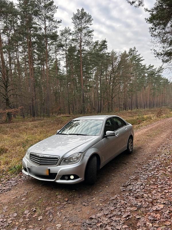 Gebraucht Mercedes C200 136 PS (100 kW) 2012 Silber Limousine