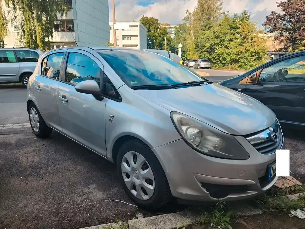 Gebraucht Opel Corsa Edition 69 PS (50 kW) 2010 Silber Kleinwagen
