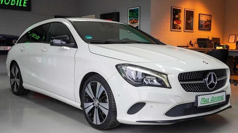 Gebraucht Mercedes CLA250 211 PS (155 kW) 2016 Calcitweiss  unilack Limousine