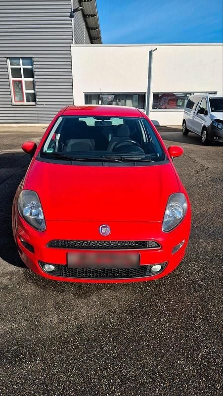 Gebraucht Fiat Punto 69 PS (50 kW) 2016 Rot Kleinwagen