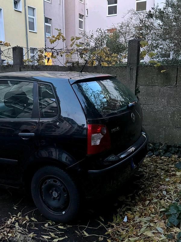 Schwarz Gebraucht 2003 VW Polo Limousine | 500 € (Superpreis) - Bild 1/4