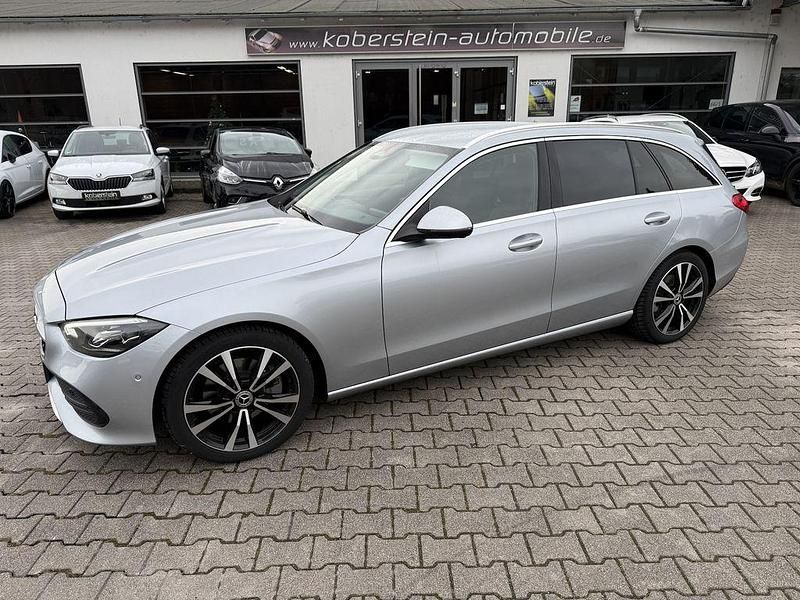 Silber Gebraucht 2023 Mercedes C220 Kombi | 26.450 € (Superpreis) - Bild 1/4