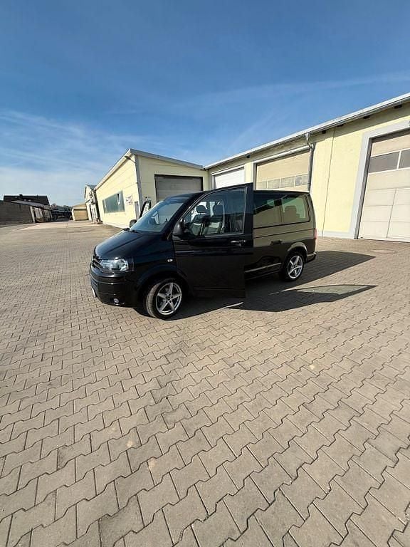 Second-hand VW T5 143 CP (105 kW) 2011 Negru Van