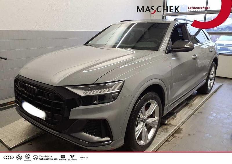 Gebraucht Audi Q8 S-Line 286 PS (210 kW) 2022 Nardograu SUV