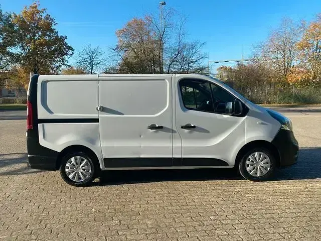 Używany Opel Vivaro 150 KM (110 kW) 2016 Biały Minivan
