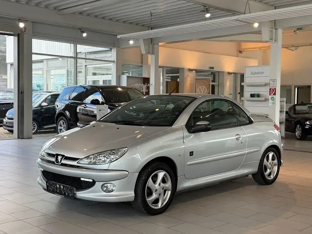 Gebraucht Peugeot 206 CC Sport 109 PS (80 kW) 2007 Grau Cabrio