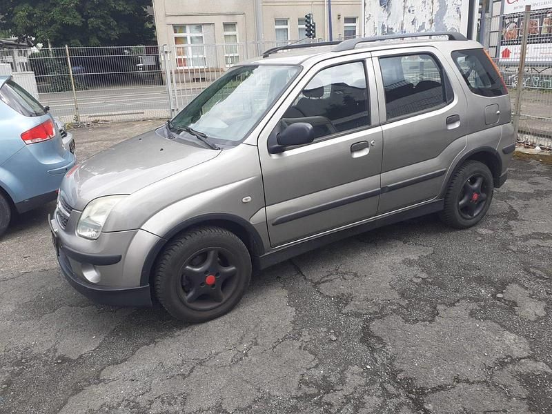 Grau Gebraucht 2003 Suzuki Ignis Kleinwagen | 2.000 € (Fairer Preis) - Bild 1/4