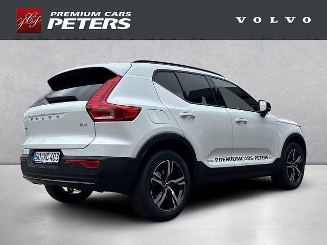 Neu Volvo XC40 Plus 197 PS (144 kW) 2026 Weiss SUV