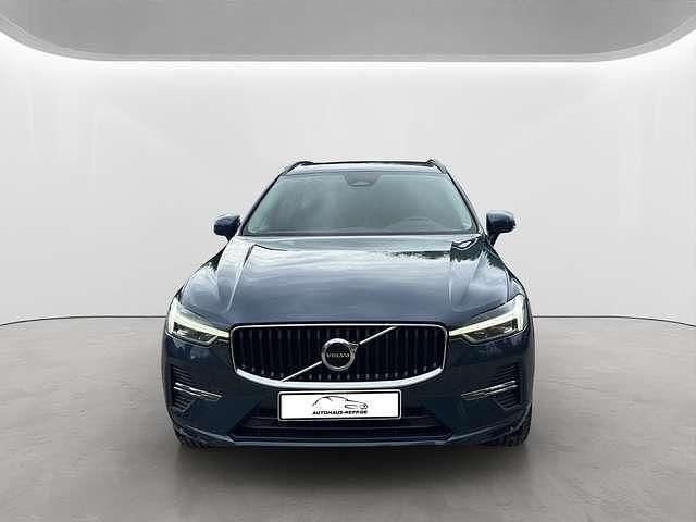 Gebraucht Volvo XC60 Core 197 PS (144 kW) 2022 SUV