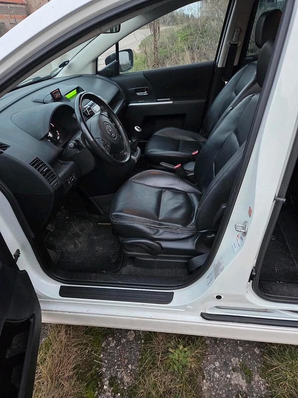 Gebraucht Mazda 5 143 PS (105 kW) 2009 Weiß Van / Kleinbus