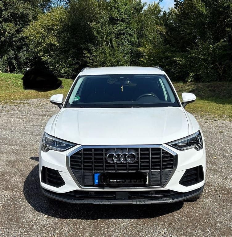 Weiß Gebraucht 2021 Audi Q3 Design SUV | 21.999 € (Superpreis) - Bild 1/4
