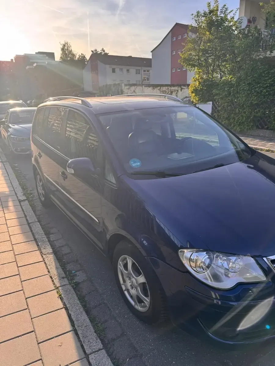 Gebraucht VW Touran 140 PS (102 kW) 2007 Blau Van / Kleinbus