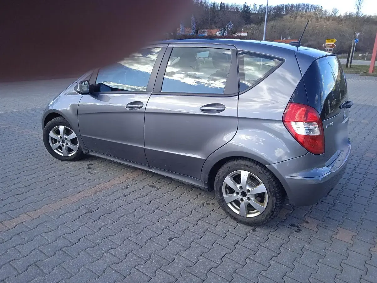 Gebraucht Mercedes A160 82 PS (60 kW) 2012 Grau Kleinwagen