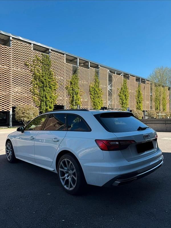 Gebraucht Audi A4 Comfort 2020 Weiß Kombi