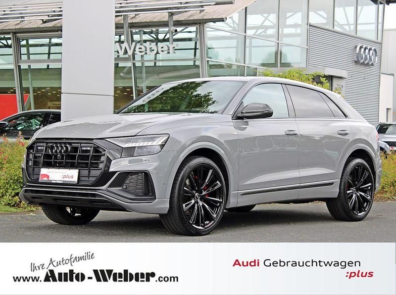 Grau Gebraucht 2023 Audi Q8 S-Line SUV | 70.850 € - Bild 1/4
