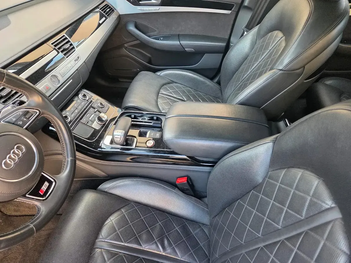 Gebraucht Audi S8 519 PS (381 kW) 2013 Schwarz Limousine