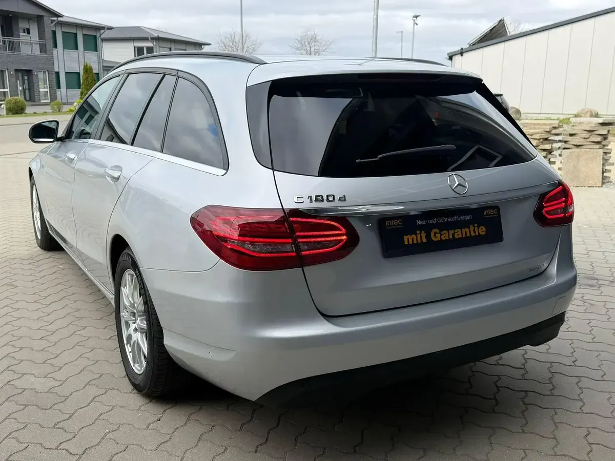 Gebraucht Mercedes C180 122 PS (89 kW) 2021 Silber Kombi