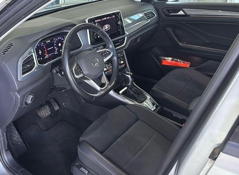 Second-hand VW T-Roc Style 150 CP (110 kW) 2022 Argintiu SUV