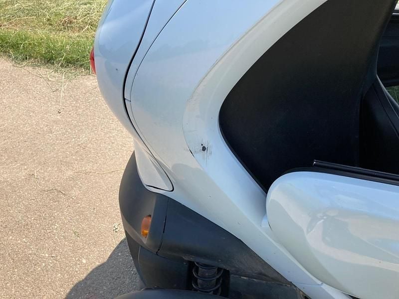 Gebraucht Renault Twizy 11 kW (15 PS) 2016 Weiß Kleinwagen