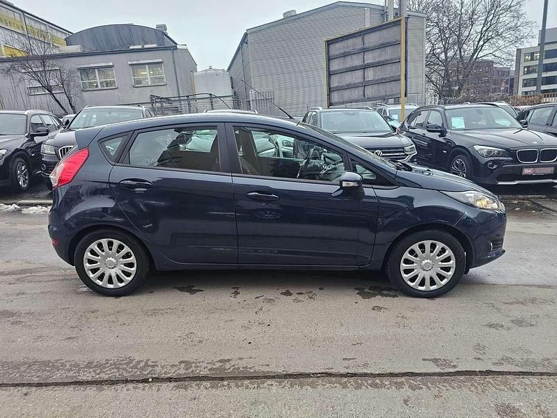 Gebraucht Ford Fiesta Trend 80 PS (58 kW) 2013 Blazer blue Kleinwagen