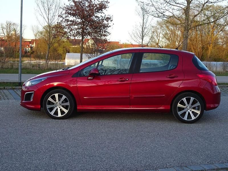 Gebraucht Peugeot 308 150 PS (110 kW) 2012 Rot Limousine