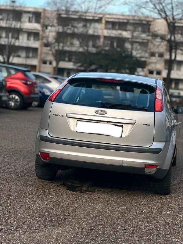 Usata Ford Focus 109 CV (80 kW) 2007 Argento Utilitaria