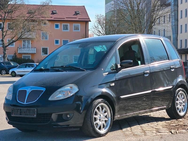 Gebraucht Lancia Musa 101 PS (74 kW) 2004 Schwarz Van / Kleinbus