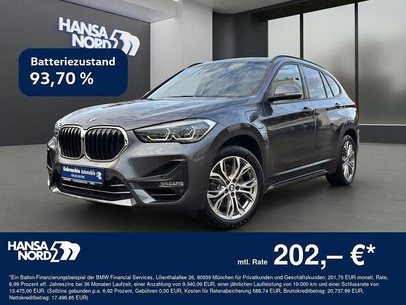 Grau / mineralgrau (metallic) Gebraucht 2021 BMW X1 Sport Line SUV | 25.750 € (Fairer Preis) - Bild 1/4