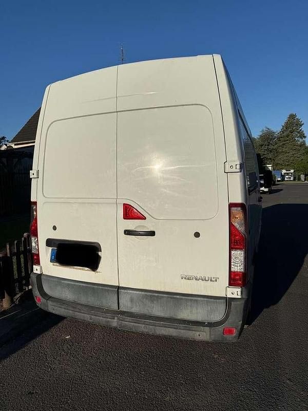 Weiß Gebraucht 2012 Renault Master Van | 7.990 € (Etwas zu teuer) - Bild 1/4
