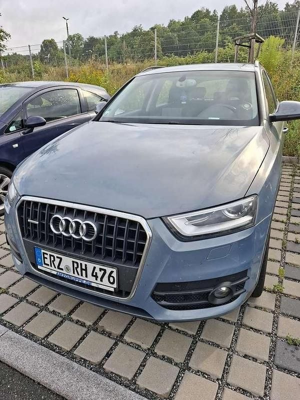 Blau Gebraucht 2012 Audi Q3 SUV | 10.500 € (Guter Preis) - Bild 1/4