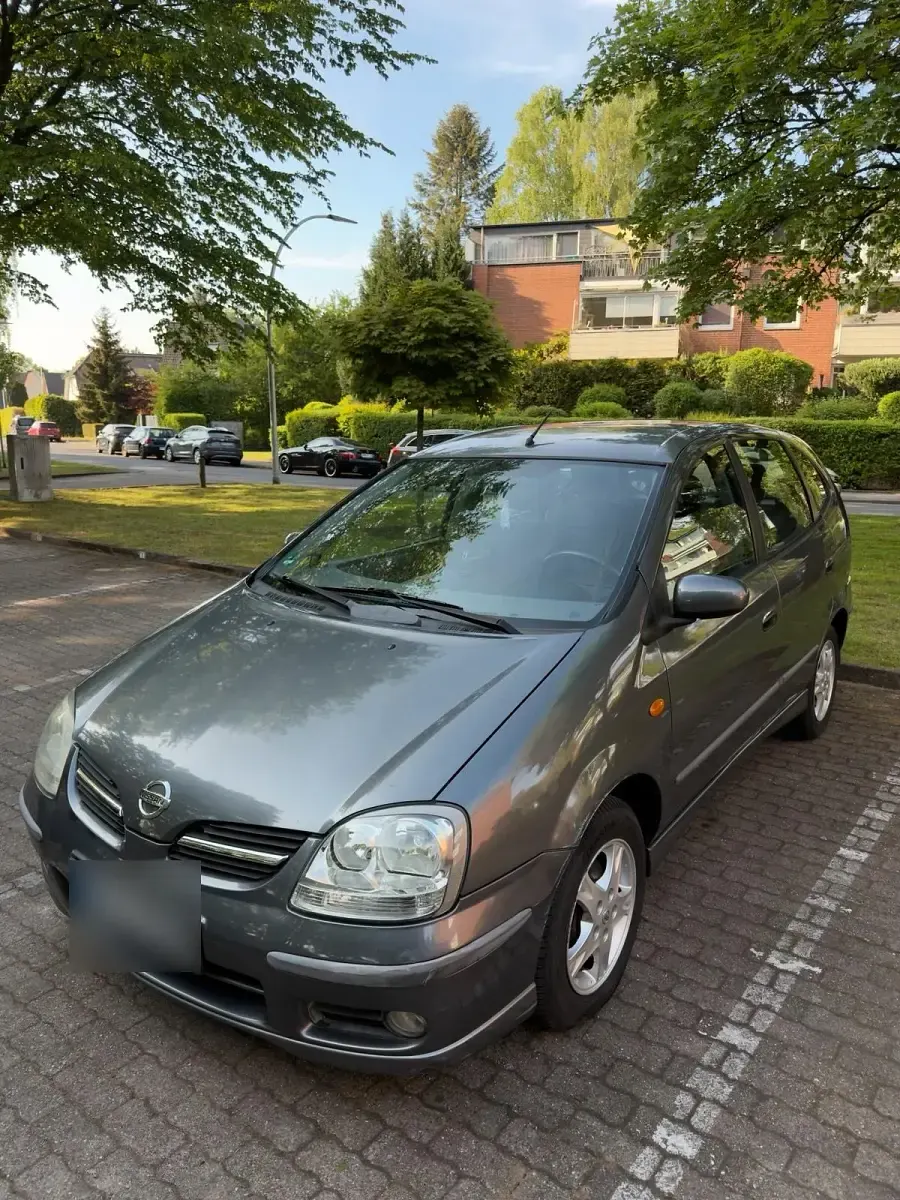 Gebraucht Nissan Almera Tino Acenta+ 116 PS (85 kW) 2005 Grau Van / Kleinbus