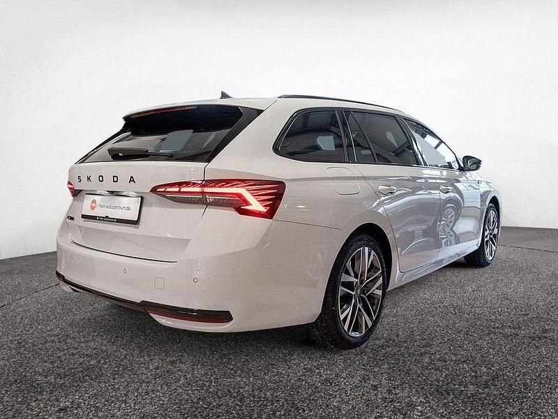 Gebraucht Skoda Octavia SportLine 150 PS (110 kW) 2026 Moonweiß perleffekt Kombi