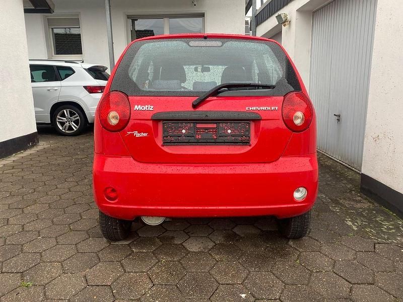 Gebraucht Chevrolet Matiz 52 PS (38 kW) 2010 Rot Kleinwagen