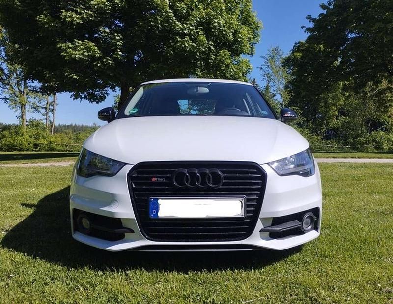 Weiß Gebraucht 2013 Audi A1 Attraction Kleinwagen | 7.599 € (Guter Preis) - Bild 1/4