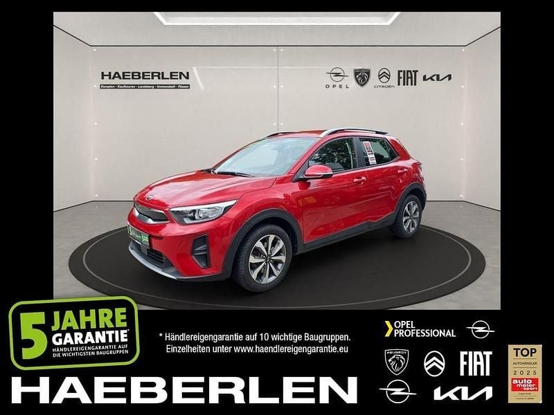 Rot (metallic) Gebraucht 2021 Kia Stonic Vision SUV | 14.890 € (Guter Preis) - Bild 1/4