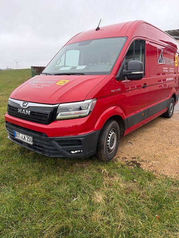 Gebraucht MAN TGE 140 PS (102 kW) 2019 Rot Van