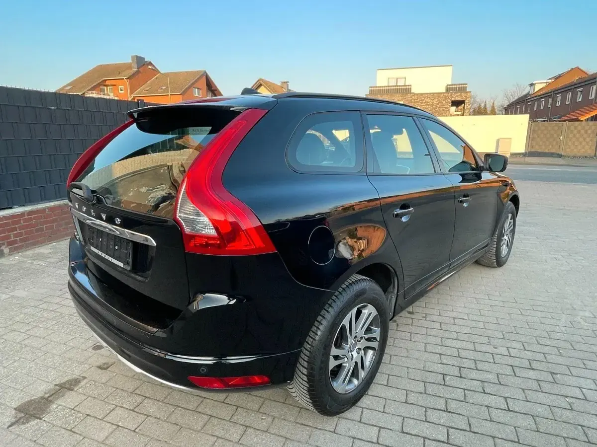 Gebraucht Volvo XC60 Kinetic 136 PS (100 kW) 2014 Schwarz SUV